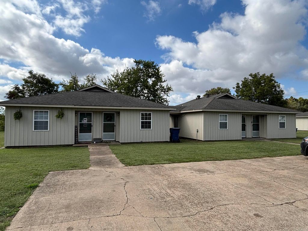 555 & 559 Clement Ln, Gosnell, AR 72315