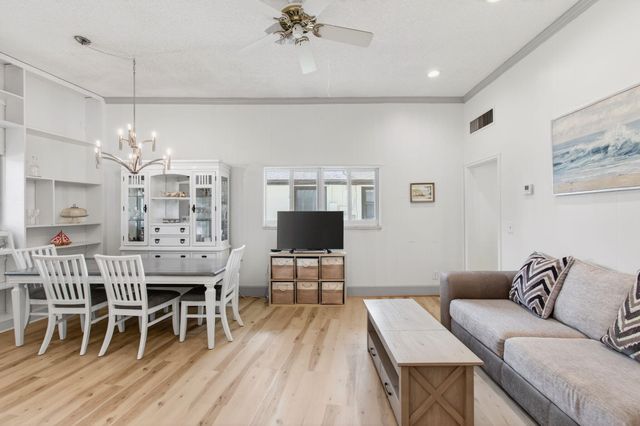 6647 Paul Mar Drive, Lantana, FL 33462