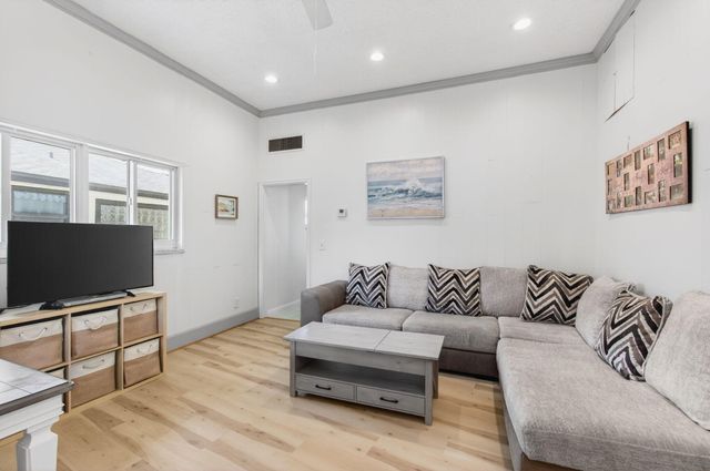 6647 Paul Mar Drive, Lantana, FL 33462