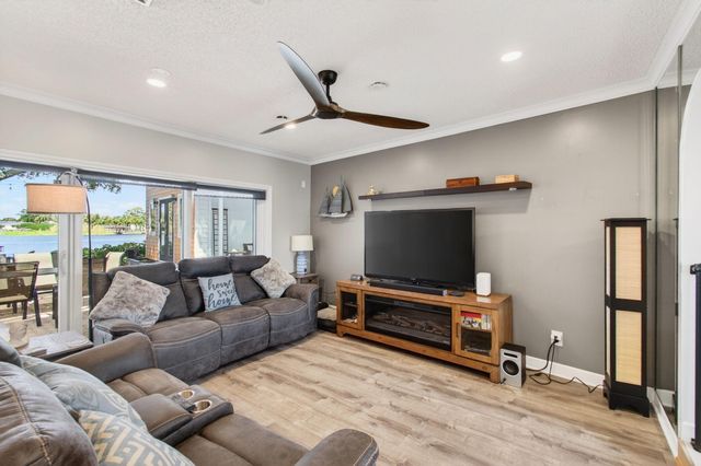 6647 Paul Mar Drive, Lantana, FL 33462