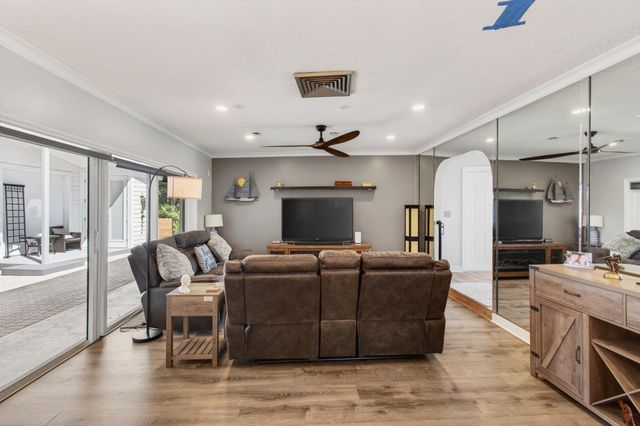 6647 Paul Mar Drive, Lantana, FL 33462