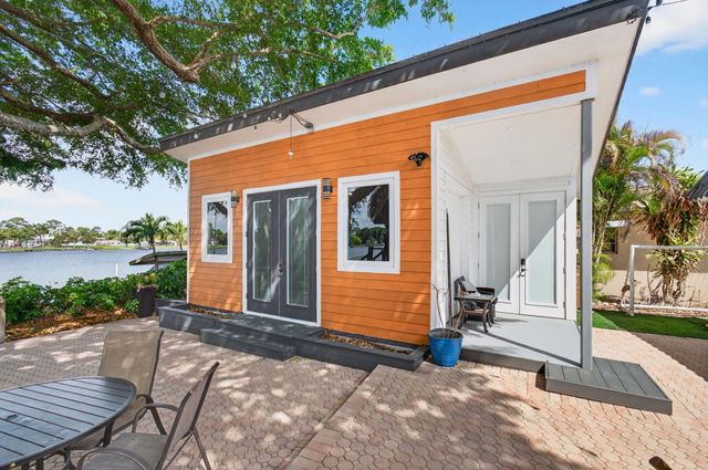 6647 Paul Mar Drive, Lantana, FL 33462