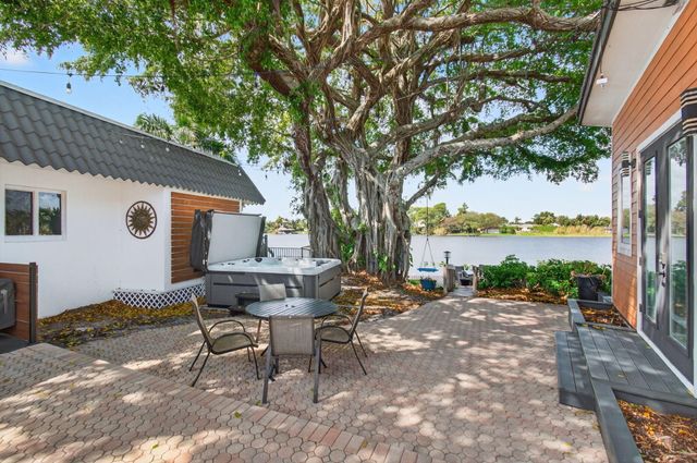 6647 Paul Mar Drive, Lantana, FL 33462