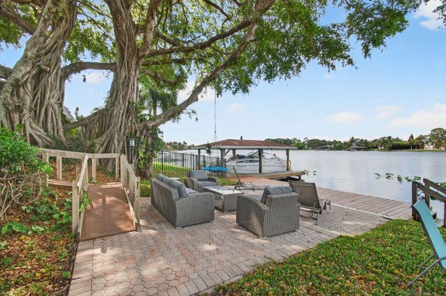 6647 Paul Mar Drive, Lantana, FL 33462