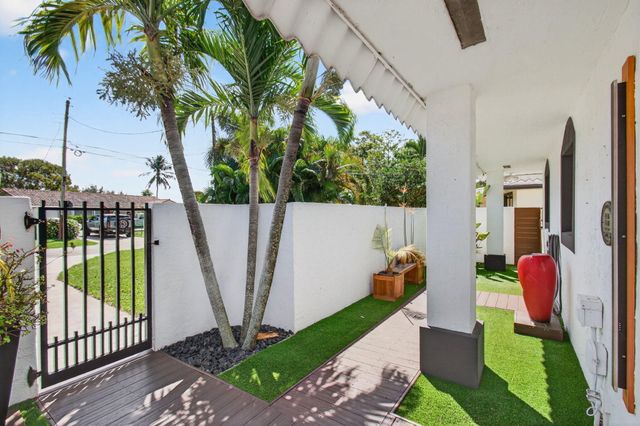 6647 Paul Mar Drive, Lantana, FL 33462