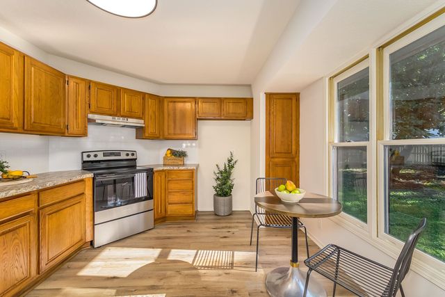 2337 S Linden Cir, Wichita, KS 67207