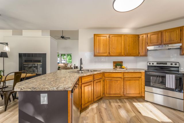 2337 S Linden Cir, Wichita, KS 67207