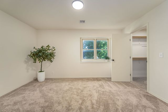 2337 S Linden Cir, Wichita, KS 67207