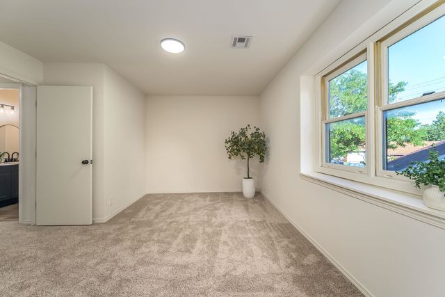 2337 S Linden Cir, Wichita, KS 67207