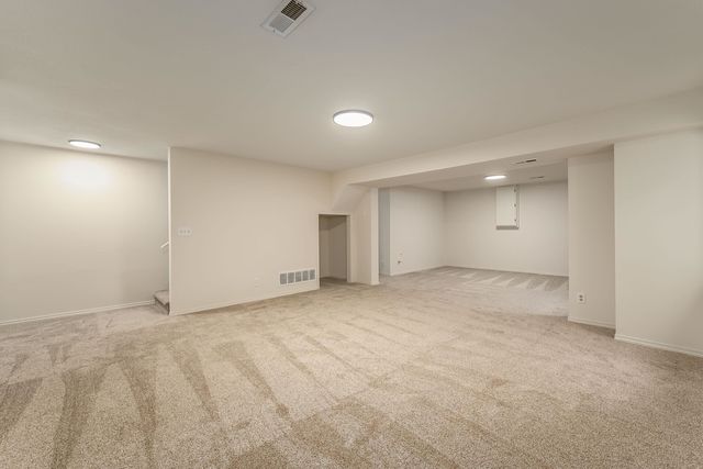 2337 S Linden Cir, Wichita, KS 67207