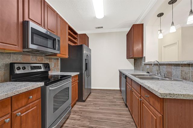 1711 Old Spanish Trail 117, Houston, TX 77054