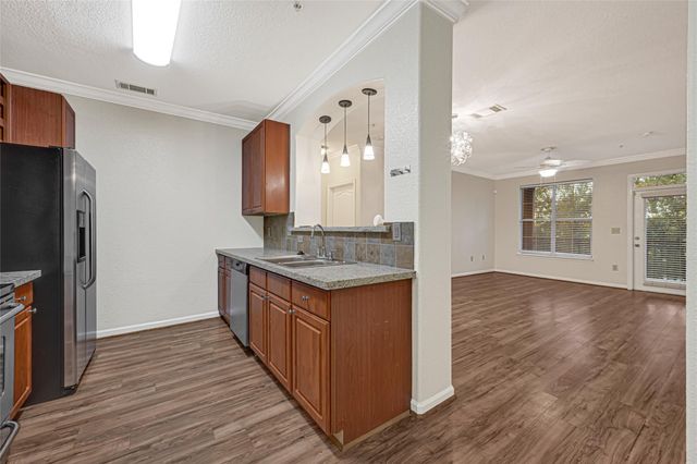 1711 Old Spanish Trail 117, Houston, TX 77054
