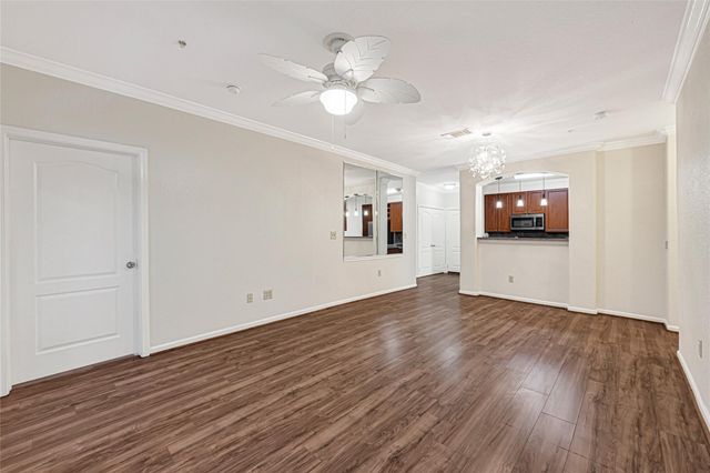 1711 Old Spanish Trail 117, Houston, TX 77054