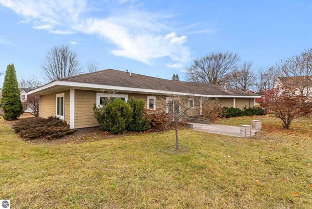 4220 Summerhill Road, Traverse City, MI 49684