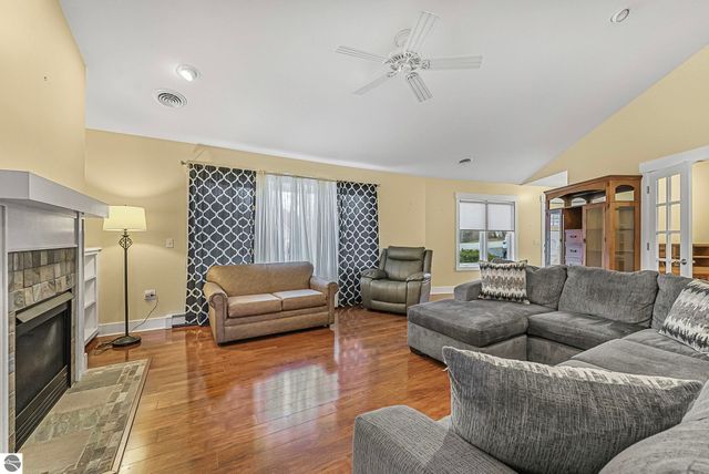 4220 Summerhill Road, Traverse City, MI 49684