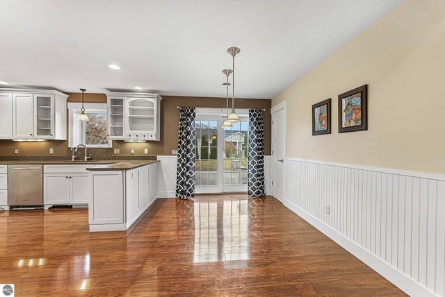 4220 Summerhill Road, Traverse City, MI 49684