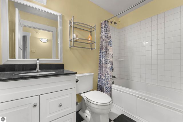 4220 Summerhill Road, Traverse City, MI 49684