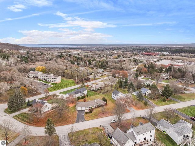 4220 Summerhill Road, Traverse City, MI 49684