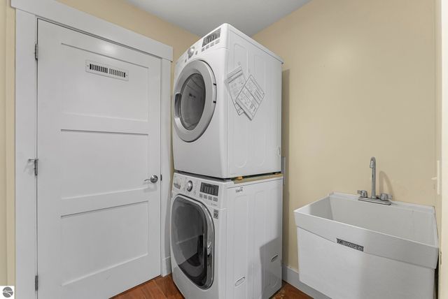 4220 Summerhill Road, Traverse City, MI 49684