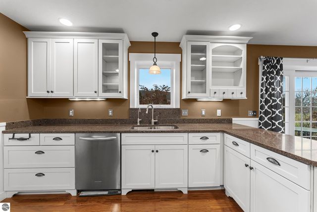 4220 Summerhill Road, Traverse City, MI 49684