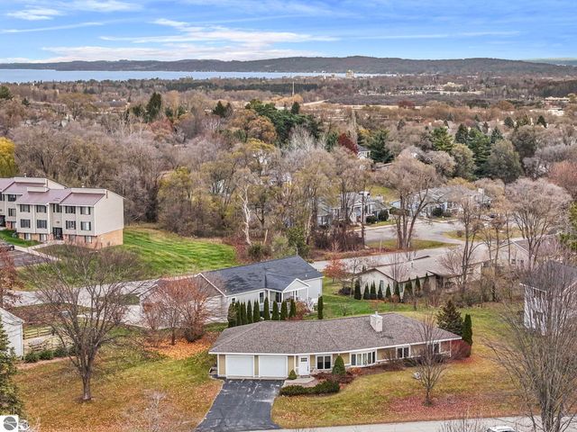 4220 Summerhill Road, Traverse City, MI 49684