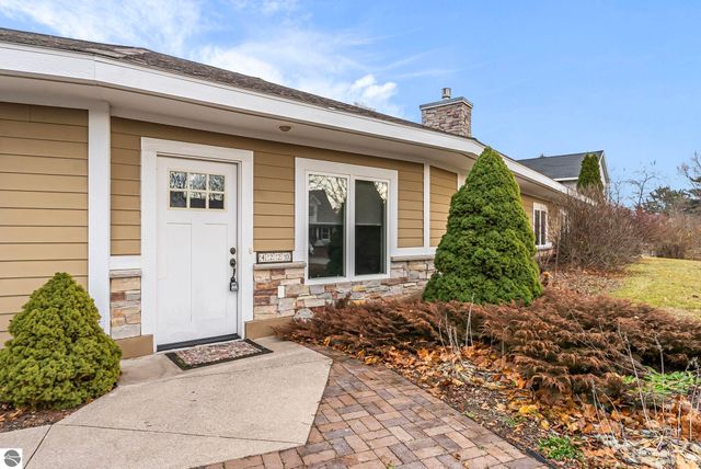 4220 Summerhill Road, Traverse City, MI 49684
