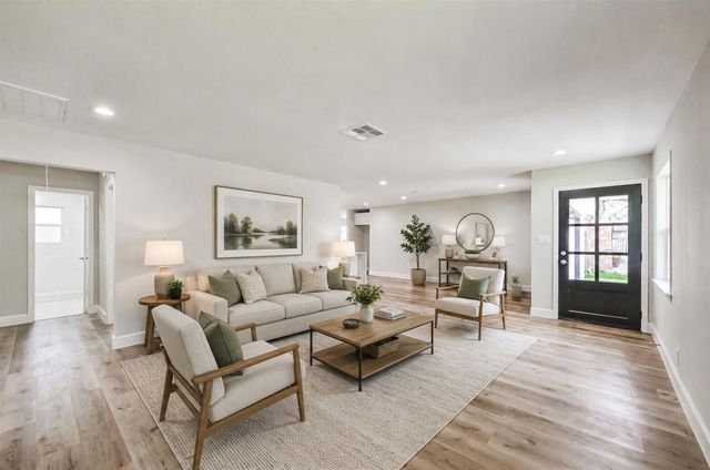 4621 Briarbend Drive, Houston, TX 77035