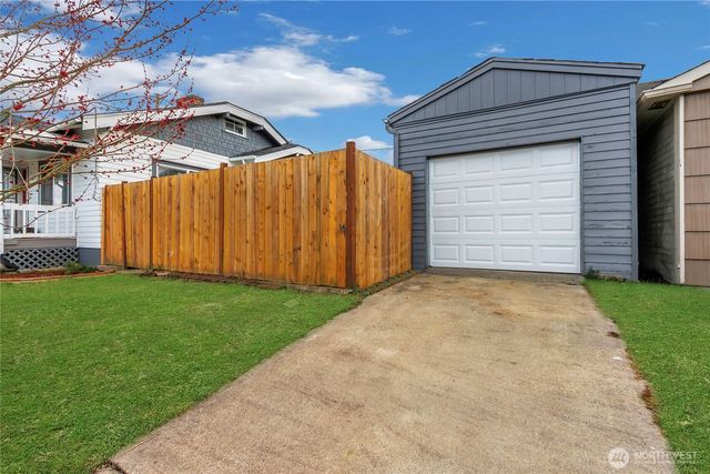 1216 S 37th Street, Tacoma, WA 98418