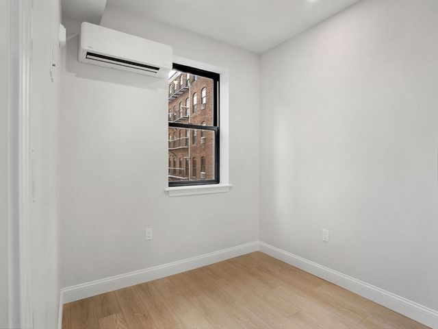 176 Salem St 2, Boston, MA 02113