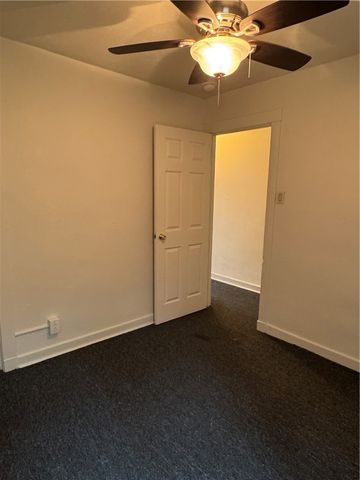 209 Chesterfield Rd, Oakland, PA 15213