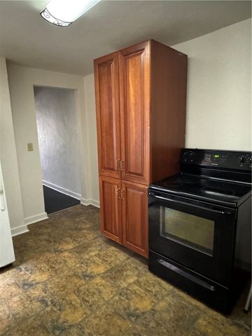 209 Chesterfield Rd, Oakland, PA 15213
