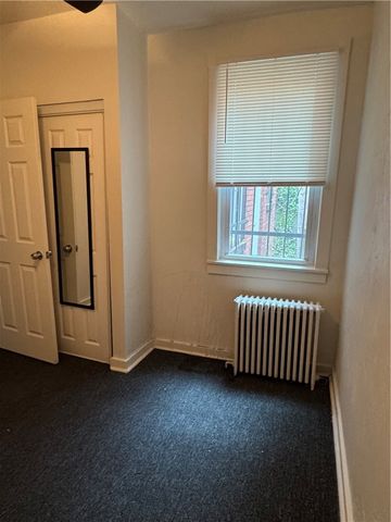 209 Chesterfield Rd, Oakland, PA 15213