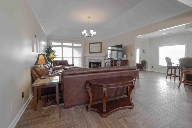 2461 EAGLERIDGE LN, Memphis, TN 38016