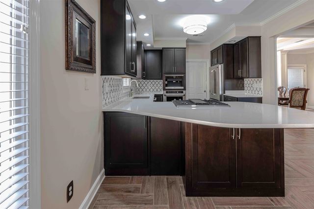 2461 EAGLERIDGE LN, Memphis, TN 38016