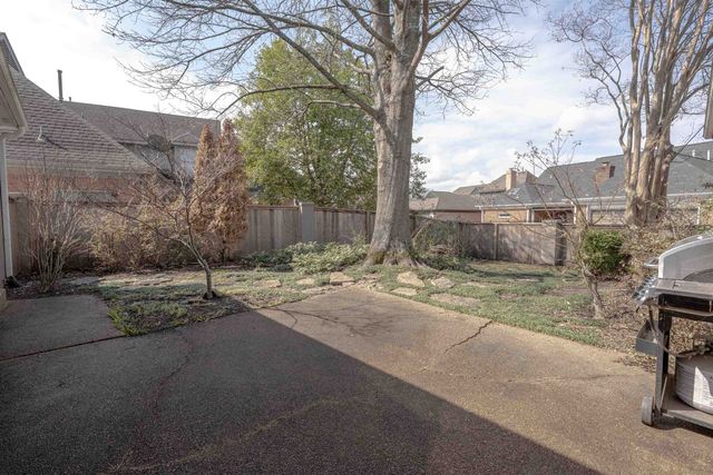 2461 EAGLERIDGE LN, Memphis, TN 38016