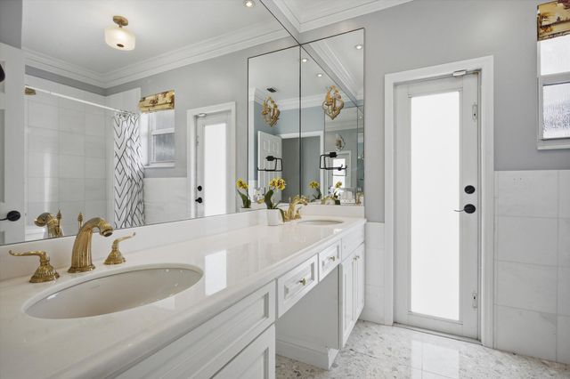 1290 Ginger Circle, Weston, FL 33326