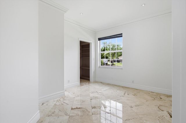 1290 Ginger Circle, Weston, FL 33326