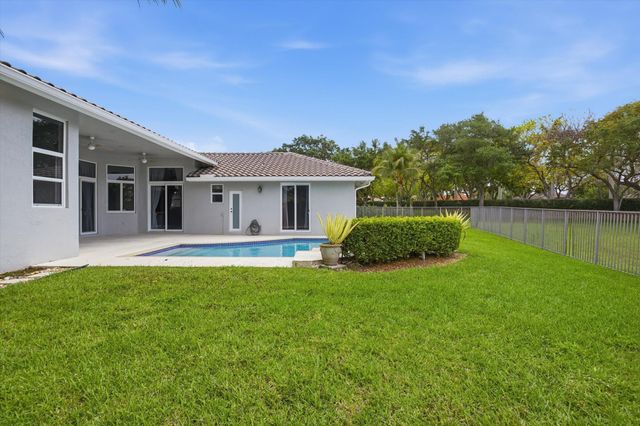 1290 Ginger Circle, Weston, FL 33326