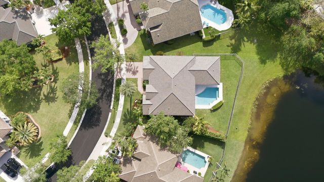 1290 Ginger Circle, Weston, FL 33326
