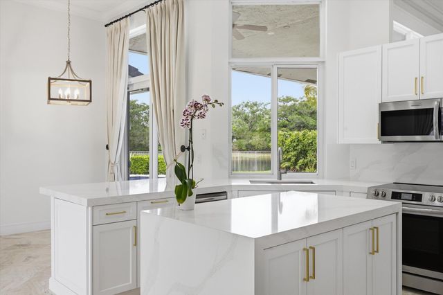 1290 Ginger Circle, Weston, FL 33326