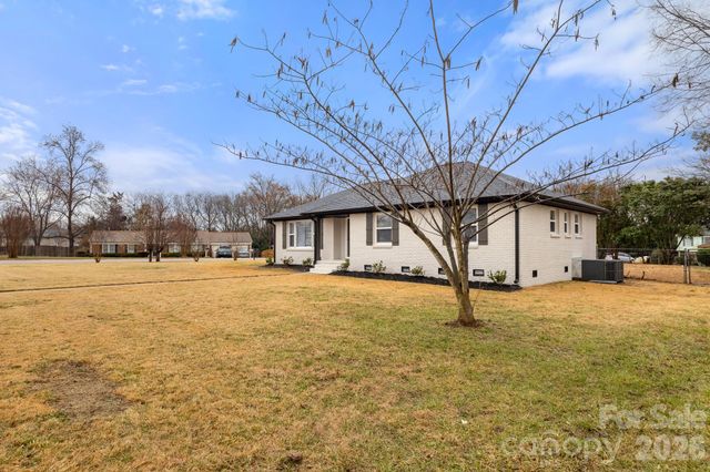 1527 Fieldcrest Circle, Rock Hill, SC 29732