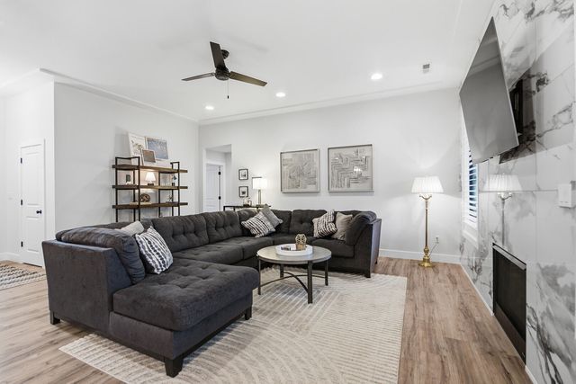 4904 BALLYNEAL CT, Columbia, MO 65201
