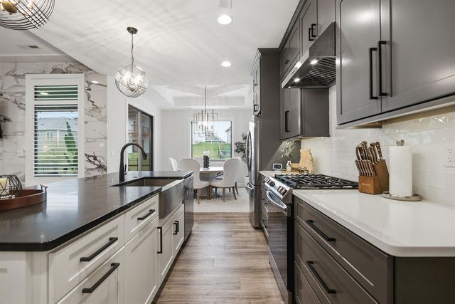 4904 BALLYNEAL CT, Columbia, MO 65201