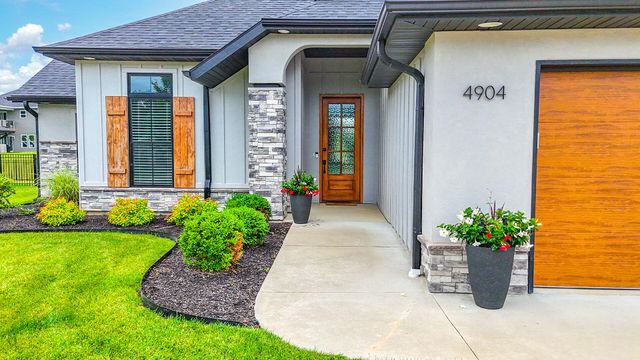 4904 BALLYNEAL CT, Columbia, MO 65201