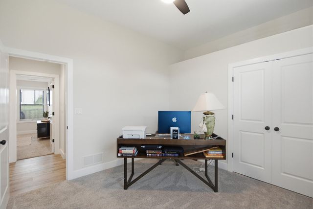 4904 BALLYNEAL CT, Columbia, MO 65201