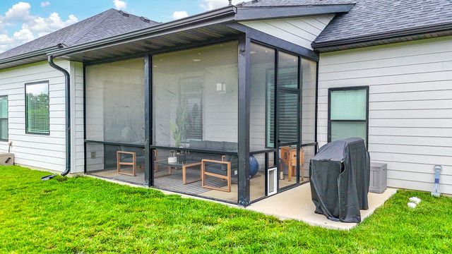 4904 BALLYNEAL CT, Columbia, MO 65201