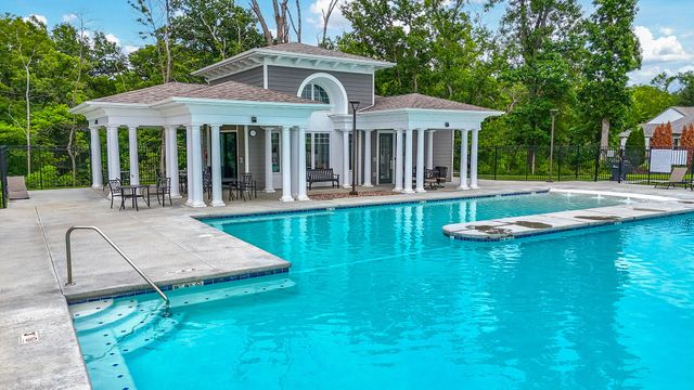 4904 BALLYNEAL CT, Columbia, MO 65201