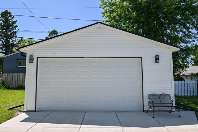 3553 S 1st PLACE, Milwaukee, WI 53207