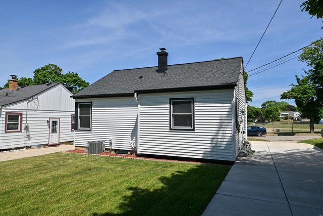 3553 S 1st PLACE, Milwaukee, WI 53207