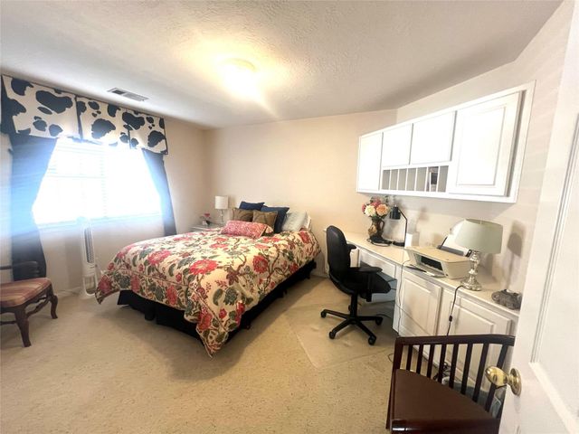 12106 Cyprus Field, Houston, TX 77070